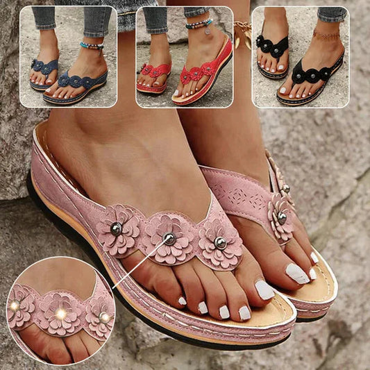 🏖️👡 Pohodlné sandály s klínovým podpatkem a květinovým vzorem – stylové, prodlužující postavu a prodyšné 🌸✨