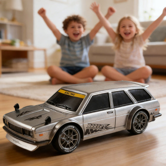 RC driftové auto v měřítku 1:24 s LED světly