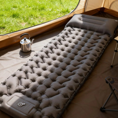 🛌 Užijte si pohodlný spánek – Lehká nafukovací karimatka s integrovaným polštářem a nožní pumpou (10 cm) – platba na dobírku ⛺