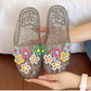 👡 Vkročte do třpytivého pohodlí – Dámské třpytivé pantofle s uzavřenou špičkou s květinovými akcenty – platba na dobírku ✨