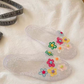 👡 Vkročte do třpytivého pohodlí – Dámské třpytivé pantofle s uzavřenou špičkou s květinovými akcenty – platba na dobírku ✨