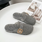 ✨ Vkročte do třpytivého pohodlí – Dámské ležérní třpytivé nazouvací sandály – platba na dobírku 👡