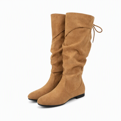 👢 Des bottines classiques en daim, confortables et faciles à assortir