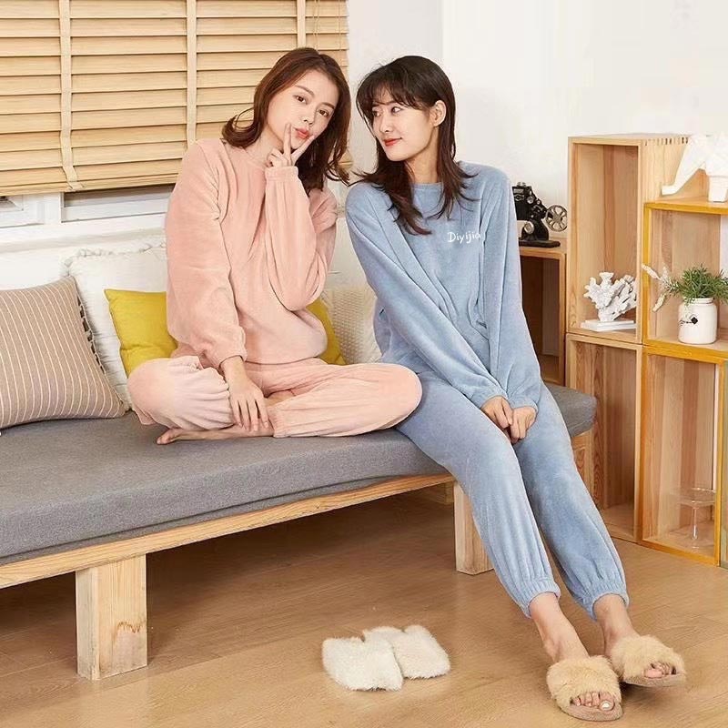 Ensemble de pyjama ample et douillet en peluche corail pour femmes