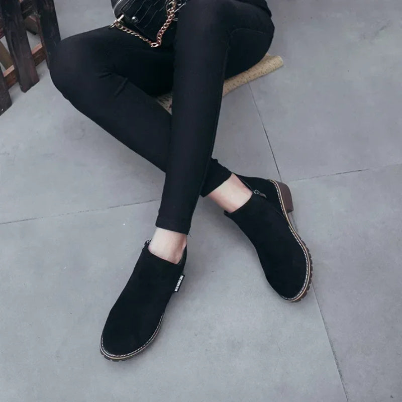 👢 Bottines à talon bas et fermeture éclair latérale pour femme